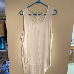 White spiderweb hi-low shirt by Maurice’s Size 2